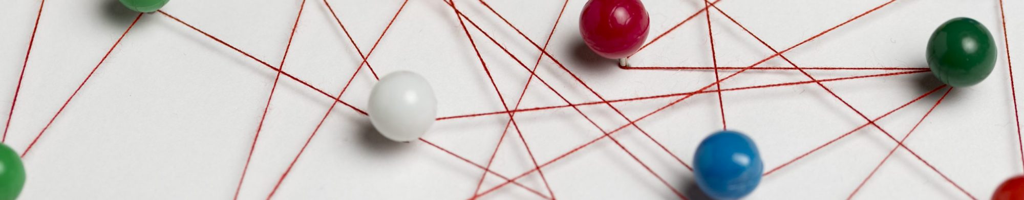 set-stationery-pins-thread-close-up set-stationery-pins-thread-close-up